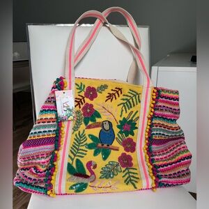 NWT Beautiful Tote Bag made of beautiful colored yarns with a gorgeous design.